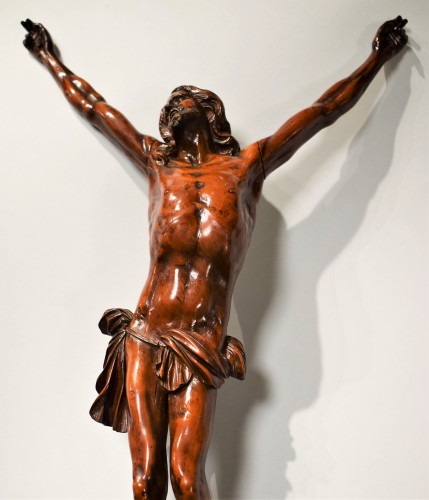 Christ crucifié en buis - Travail vénitien du XVIIe siècle - Sculpture Style Louis XIV
